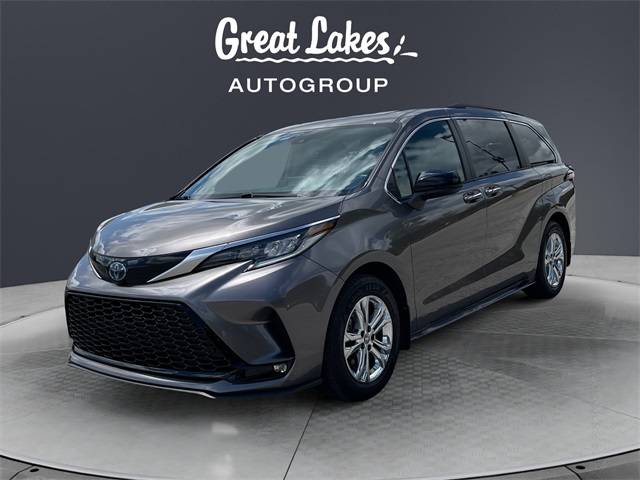 2022 Toyota Sienna XSE — Minivan — 61,959 mi — Findlay, OH