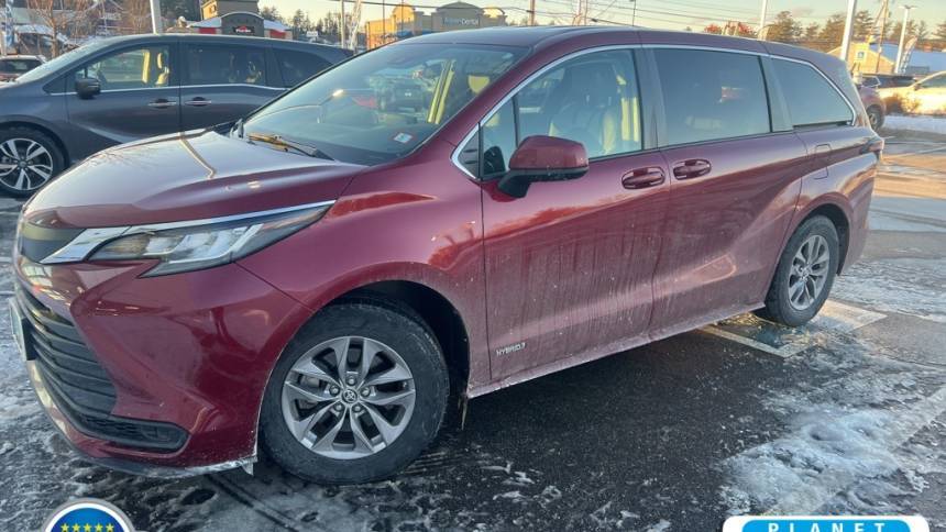 2021 Toyota Sienna LE — Minivan — 42,379 mi — Tilton, NH