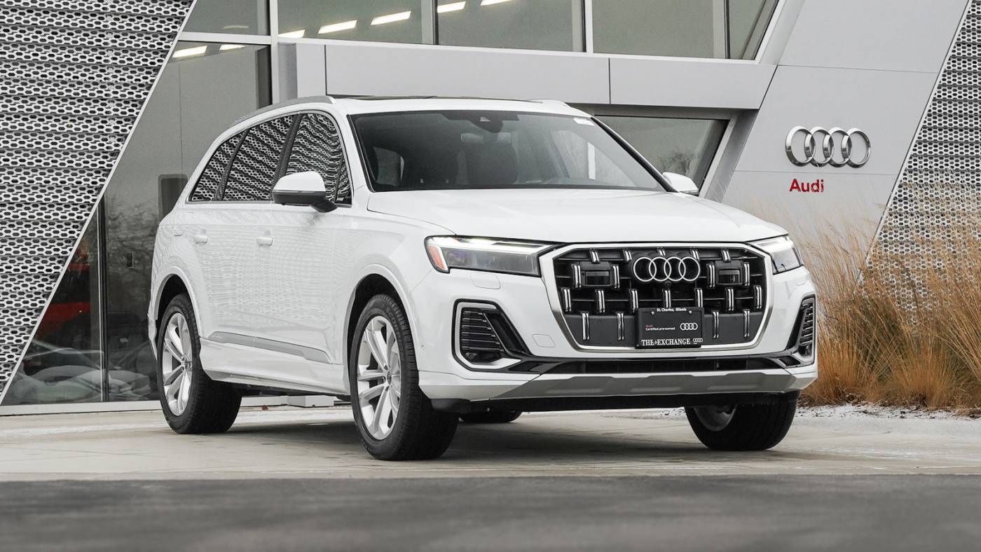 2025 Audi Q7 Premium — SUV — 3,488 mi — St. Charles, IL
