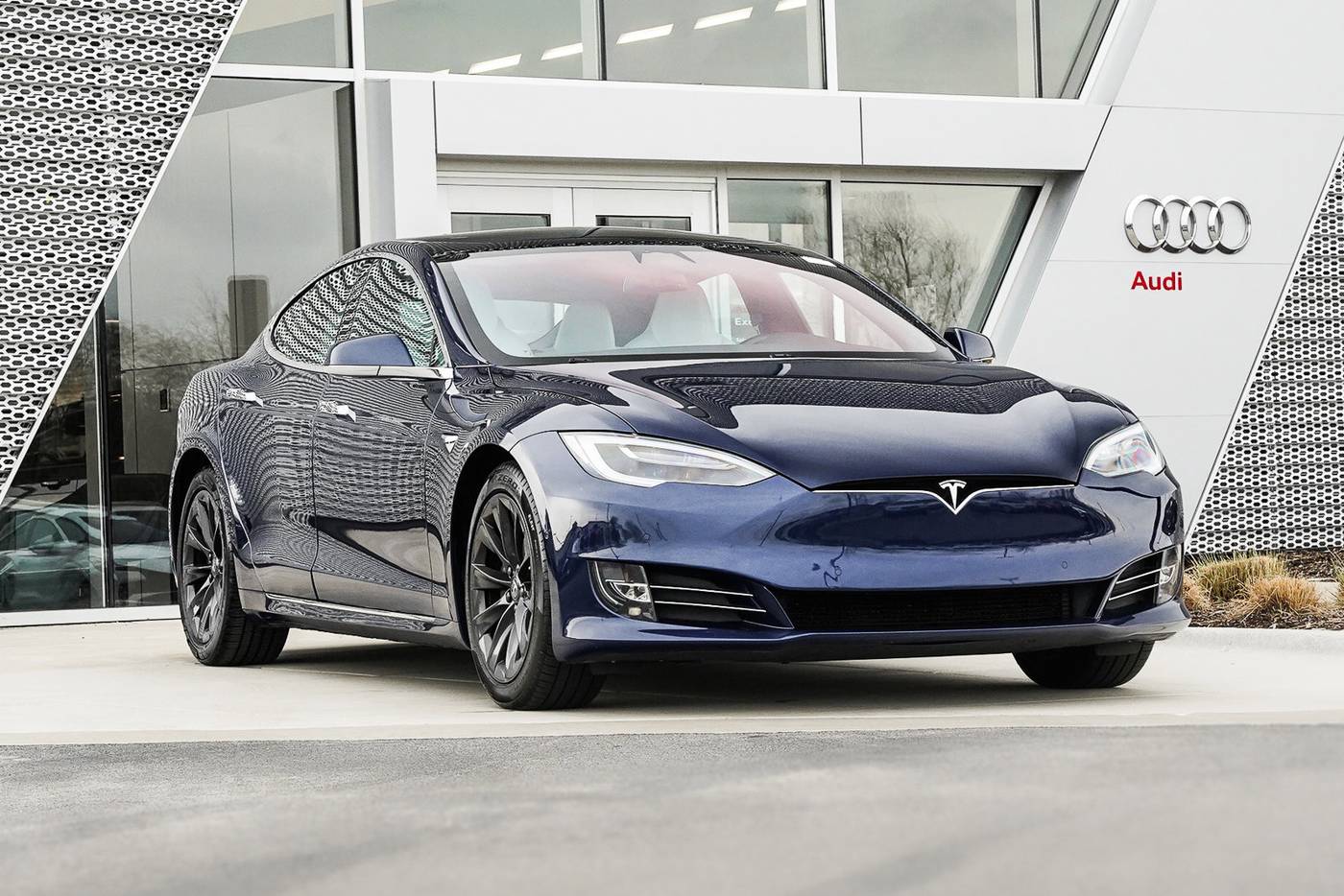 2018 Tesla Model S 75D — Hatchback — 99,209 mi — St. Charles, IL