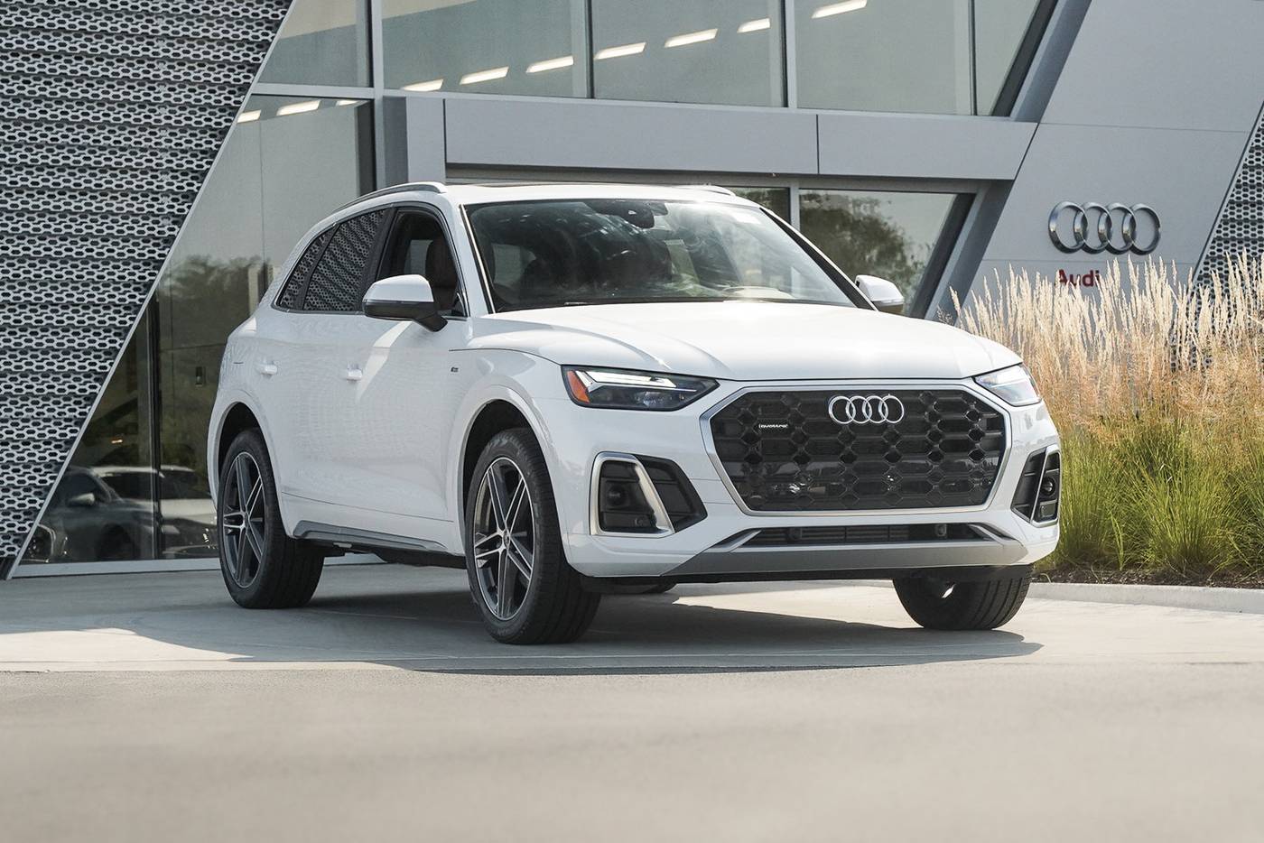 2024 Audi Q5 Plug-In Hybrid e Premium — SUV — 3,408 mi — St. Charles, IL