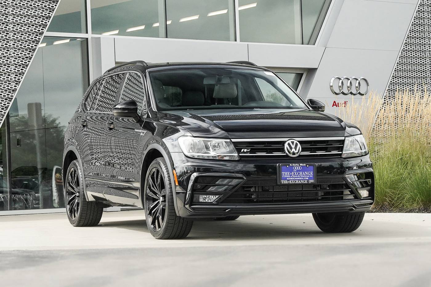2020 Volkswagen Tiguan SE R-Line Black — SUV — 42,267 mi — St. Charles, IL