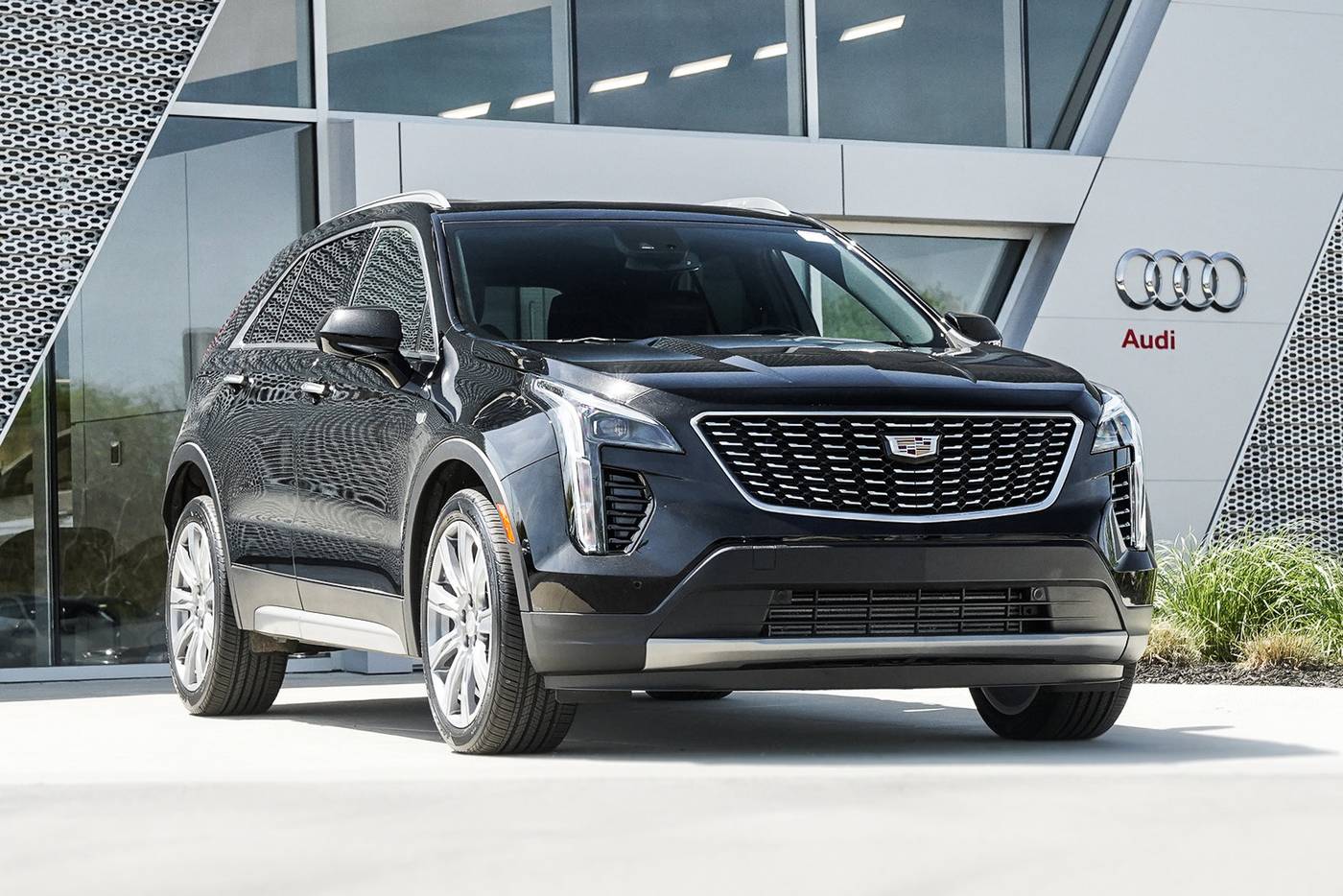 2020 Cadillac XT4 Premium Luxury — SUV — 24,520 mi — St. Charles, IL