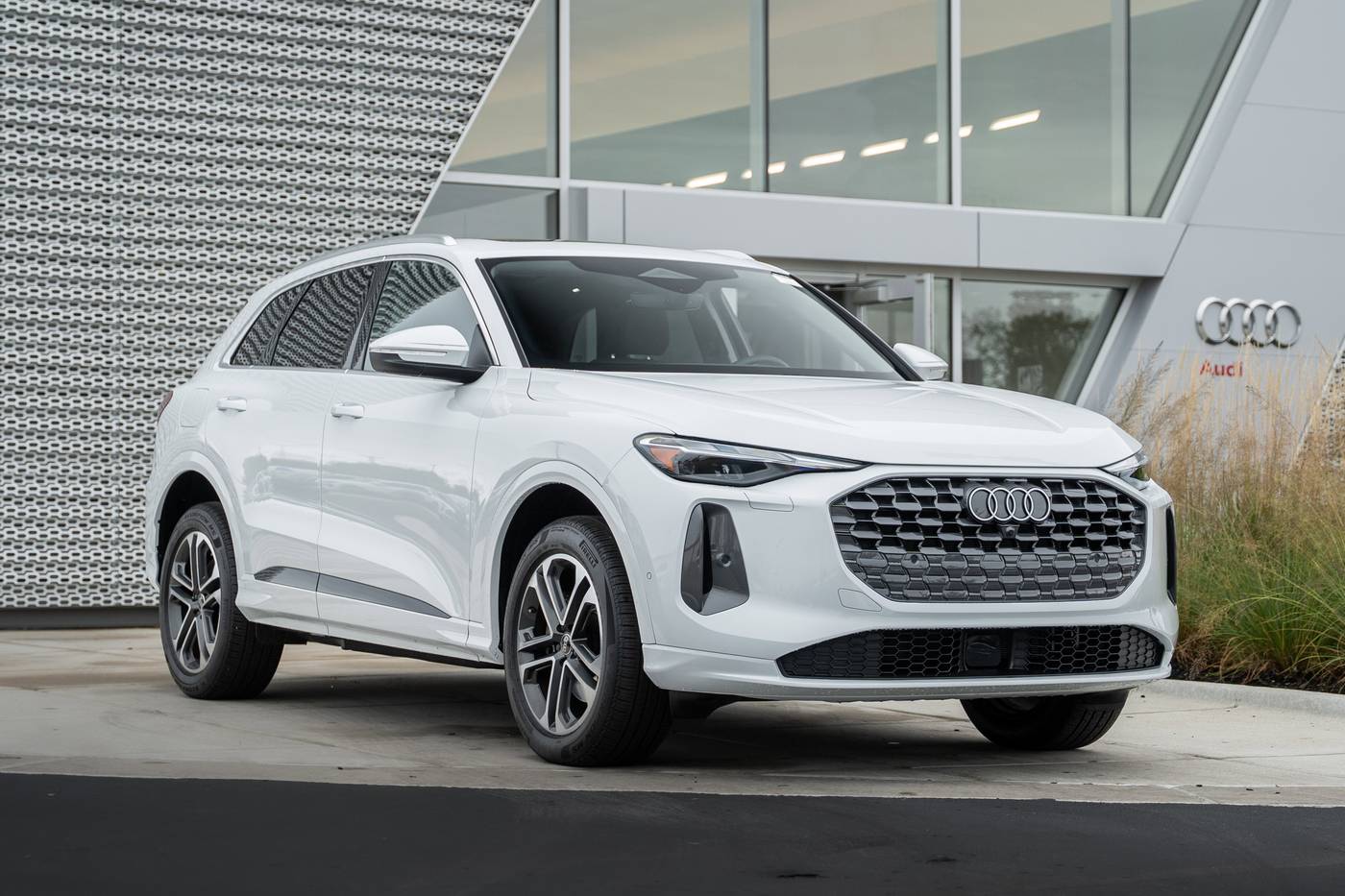 2025 Audi Q5 Premium — SUV — 3,102 mi — St. Charles, IL