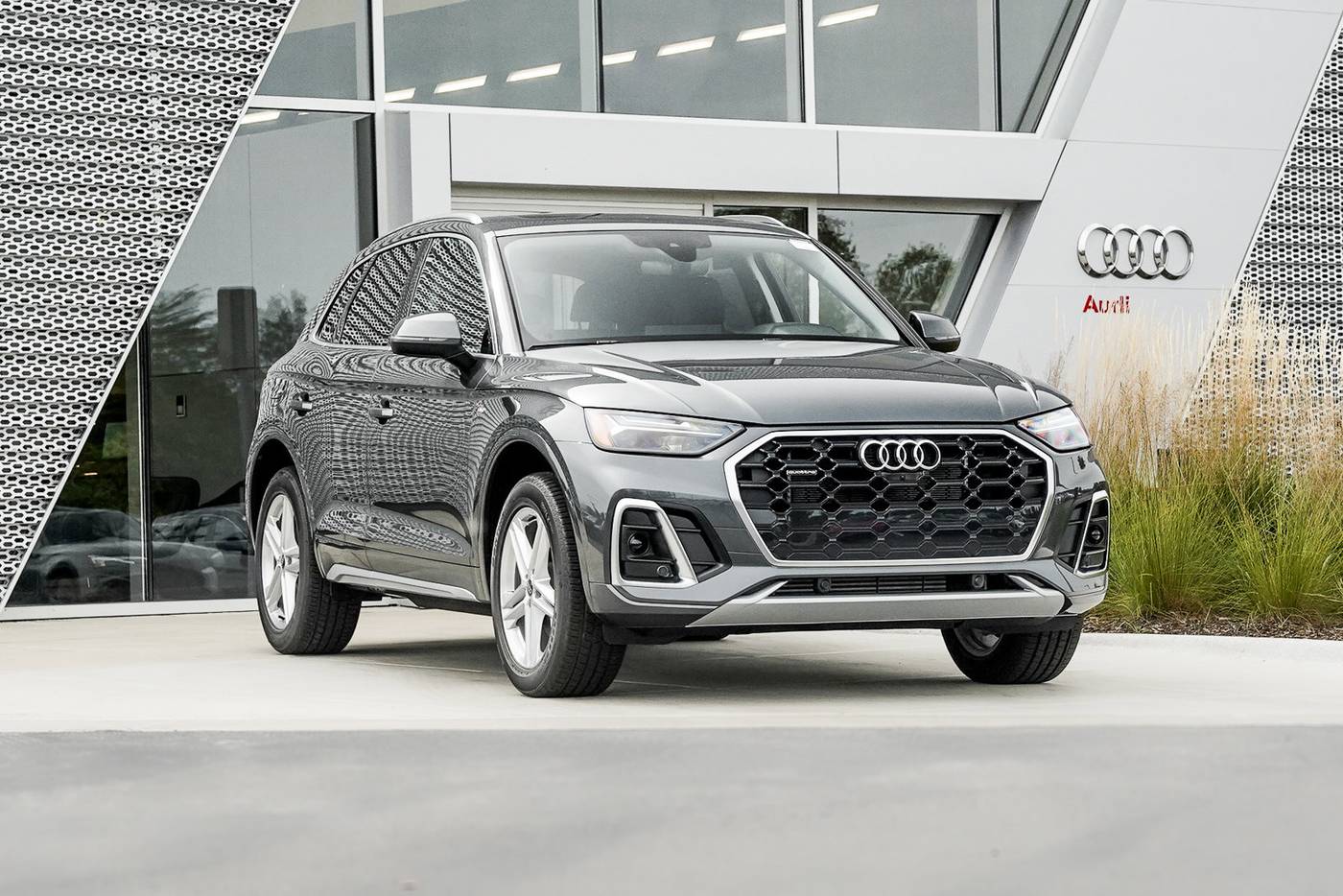 2024 Audi Q5 Plug-In Hybrid e Premium Plus — SUV — 4,689 mi — St. Charles, IL