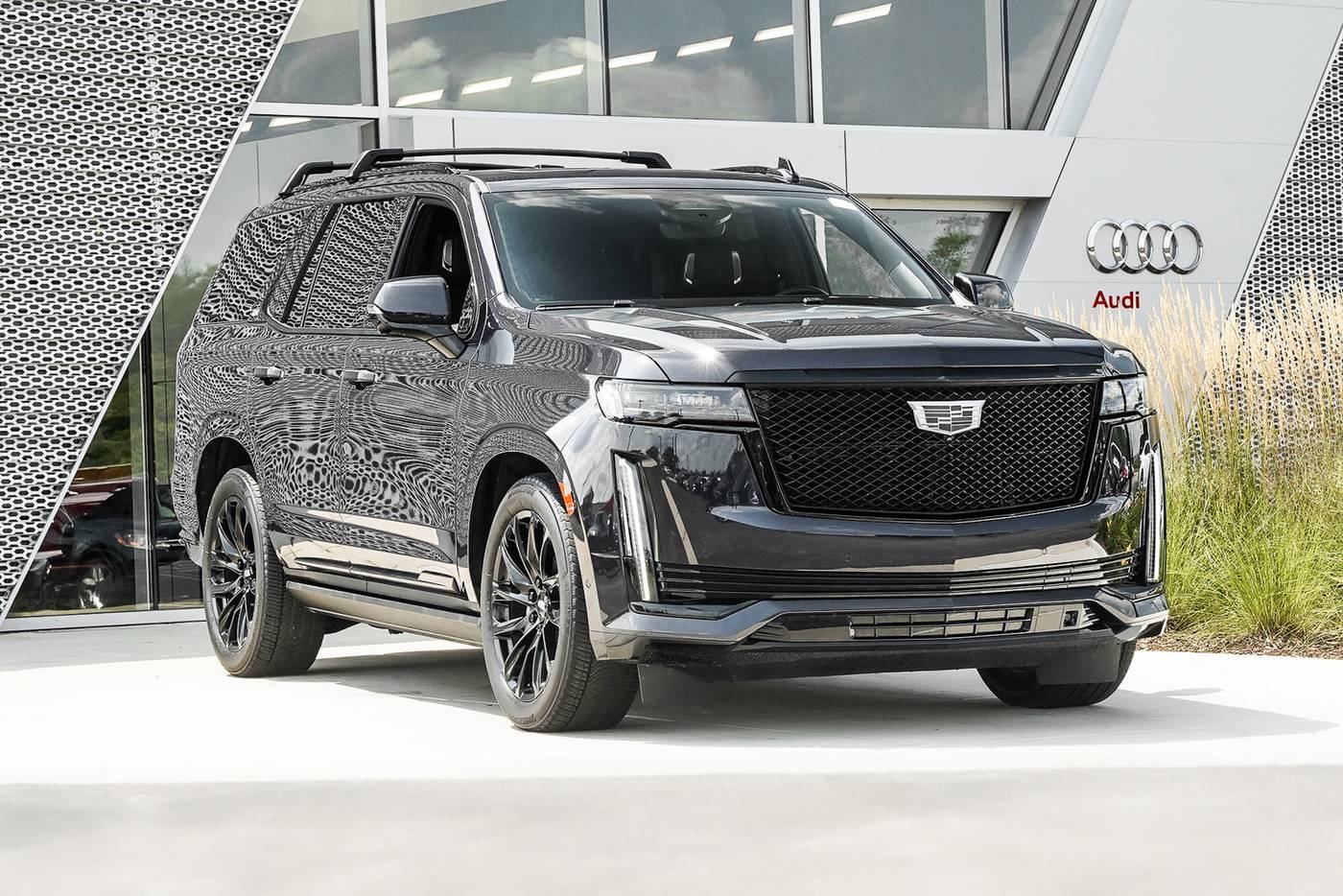 2023 Cadillac Escalade Sport Platinum — SUV — 31,717 mi — St. Charles, IL