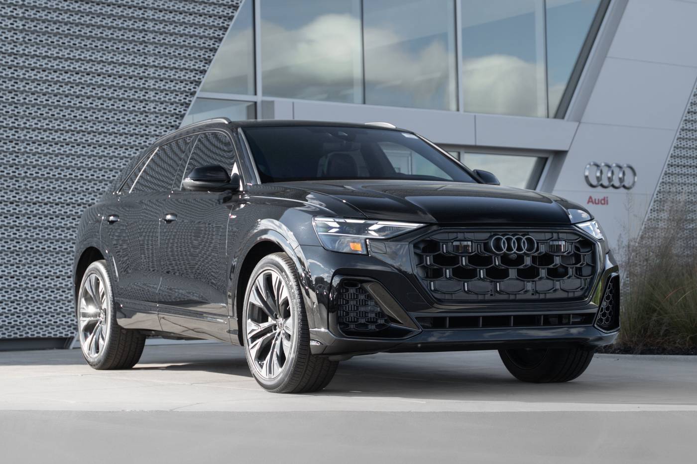 2025 Audi Q8 Prestige — SUV — 2,000 mi — St. Charles, IL