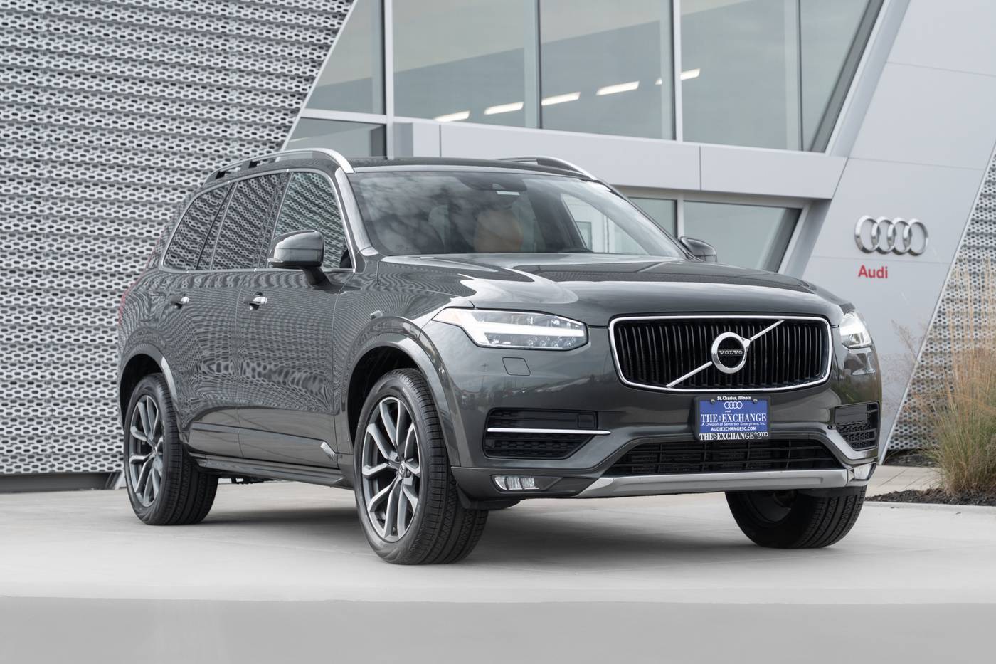 2018 Volvo XC90 Momentum — SUV — 128,052 mi — St. Charles, IL