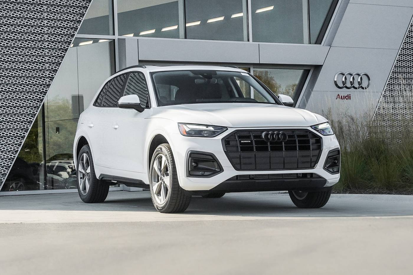 2025 Audi Q5 Premium — SUV — 3,956 mi — St. Charles, IL
