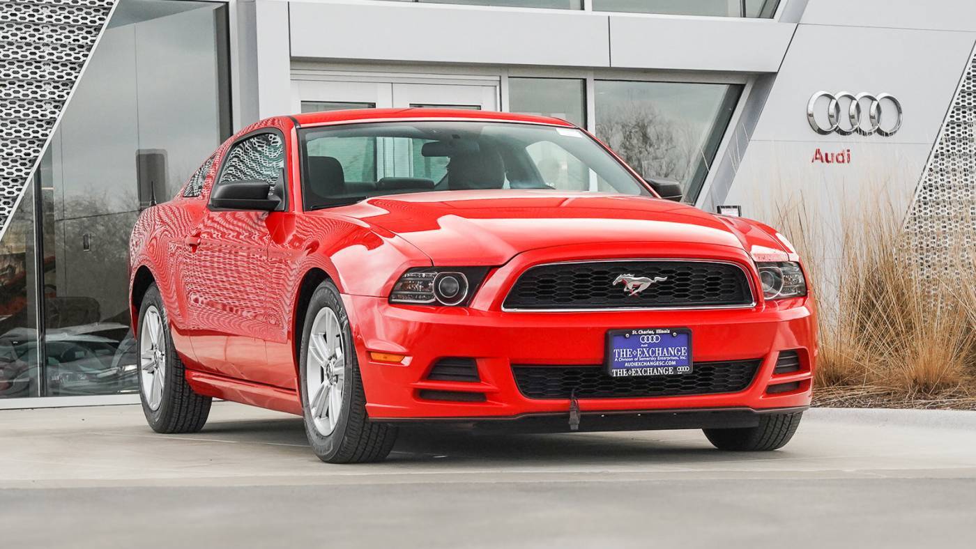 2014 Ford Mustang V6 — Coupe — 141,366 mi — St. Charles, IL