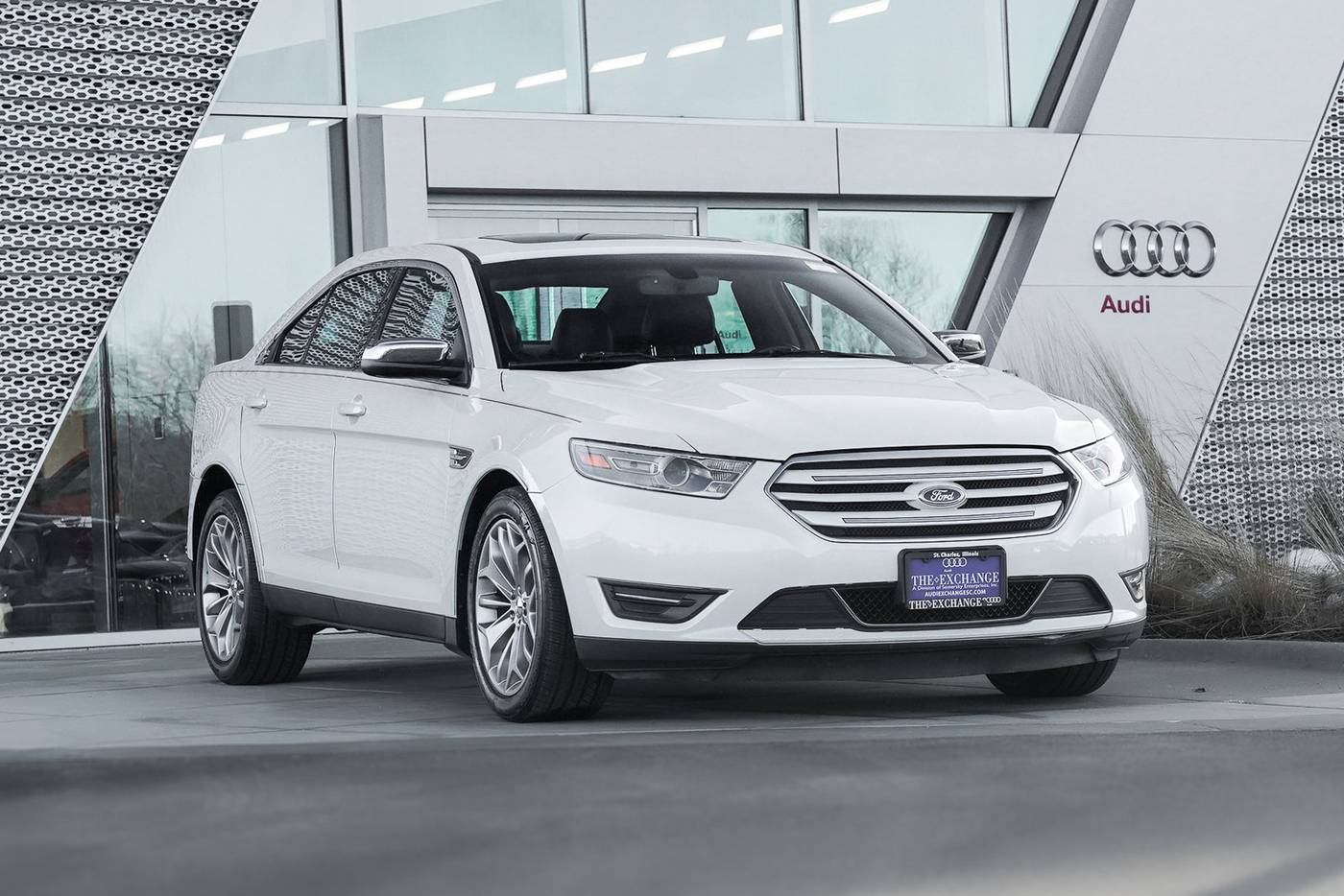 2013 Ford Taurus Limited — Sedan — 109,769 mi — St. Charles, IL