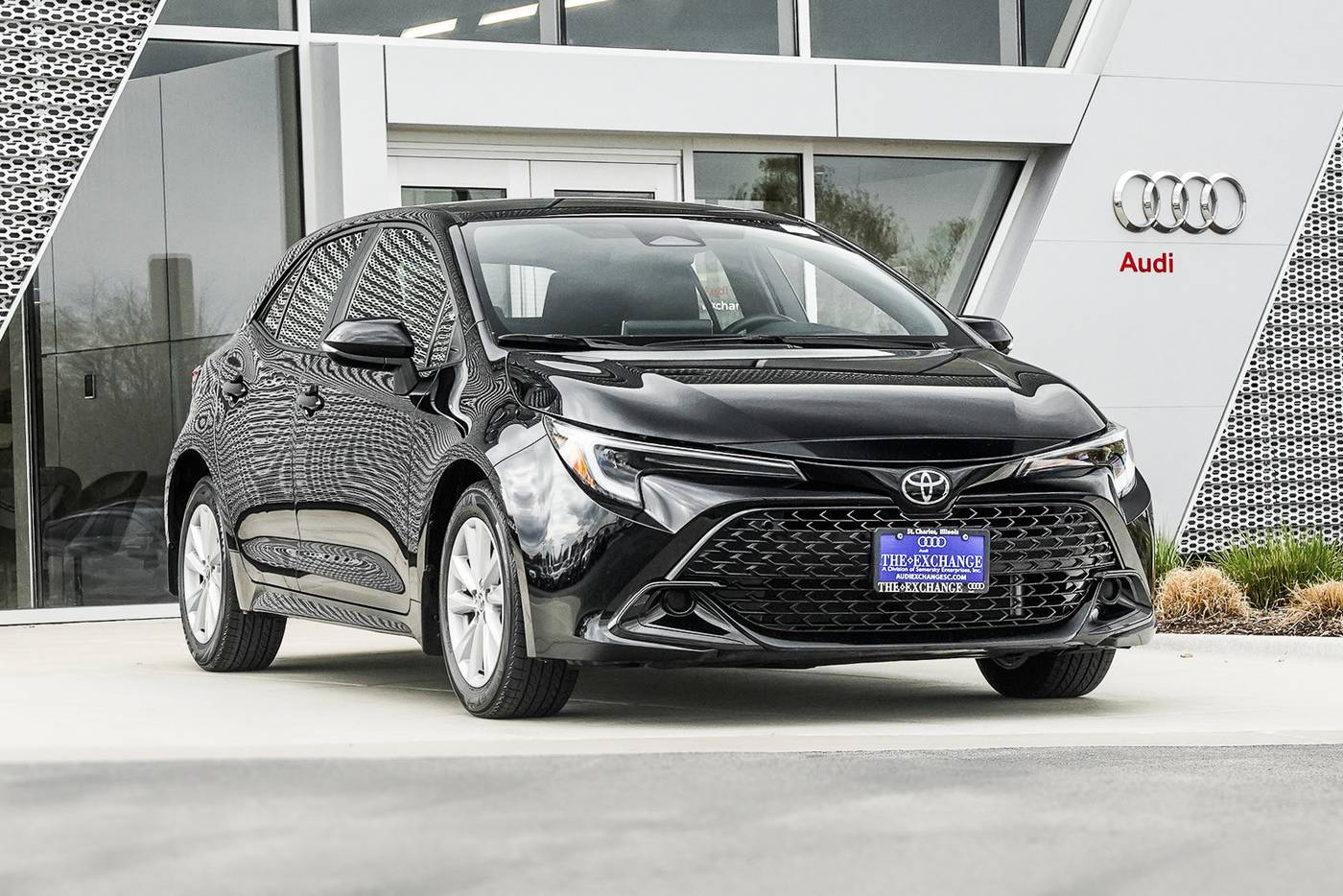 2024 Toyota Corolla Hatchback SE — Hatchback — 19,068 mi — St. Charles, IL