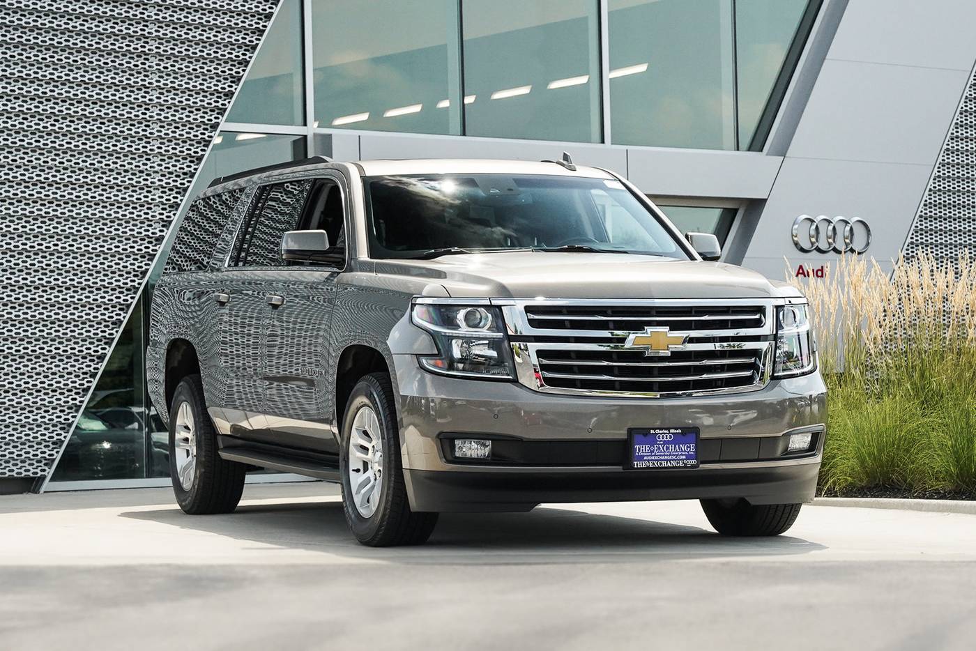 2017 Chevrolet Suburban LT — SUV — 121,637 mi — St. Charles, IL