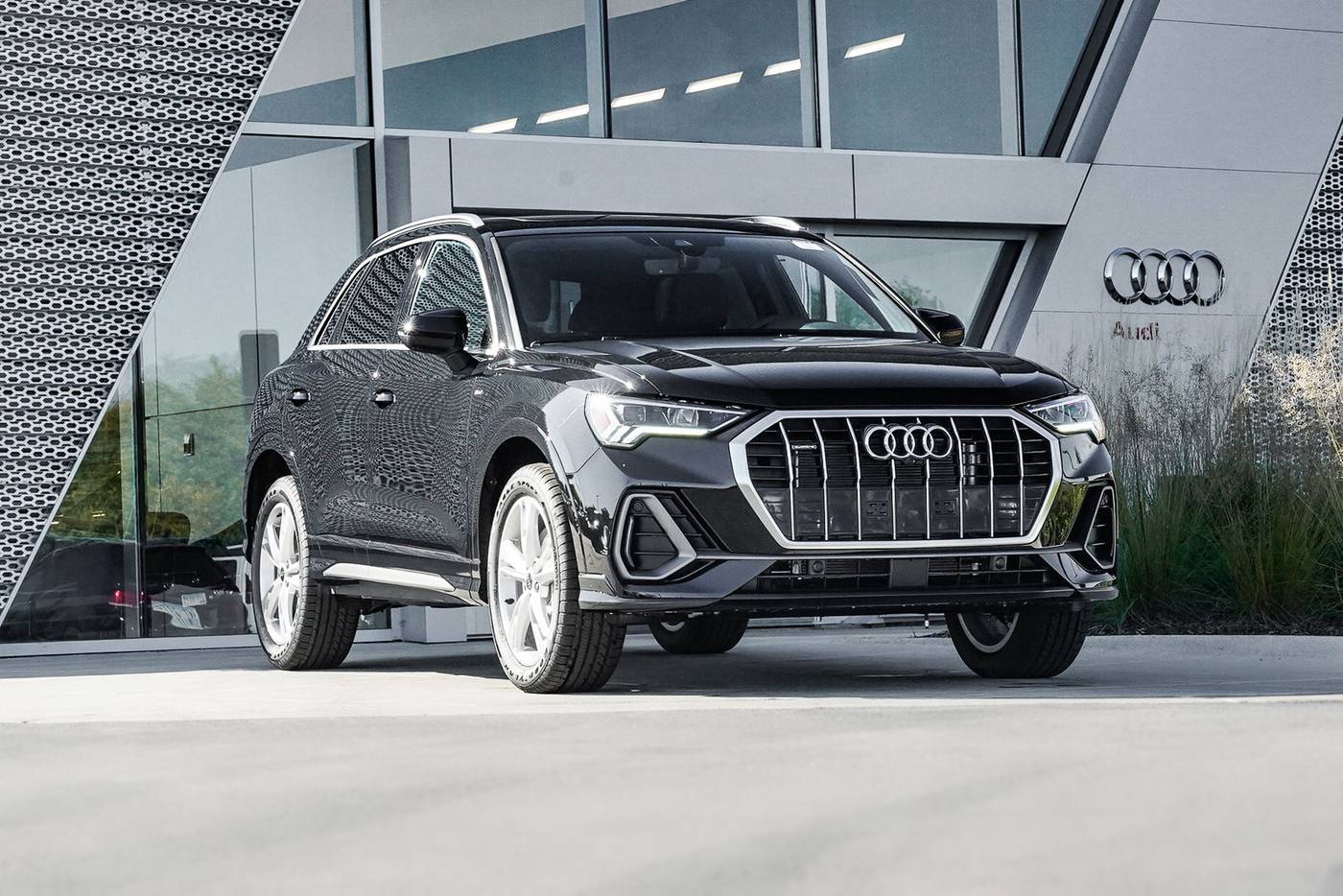 2024 Audi Q3 S line Premium Plus — SUV — 2,842 mi — St. Charles, IL