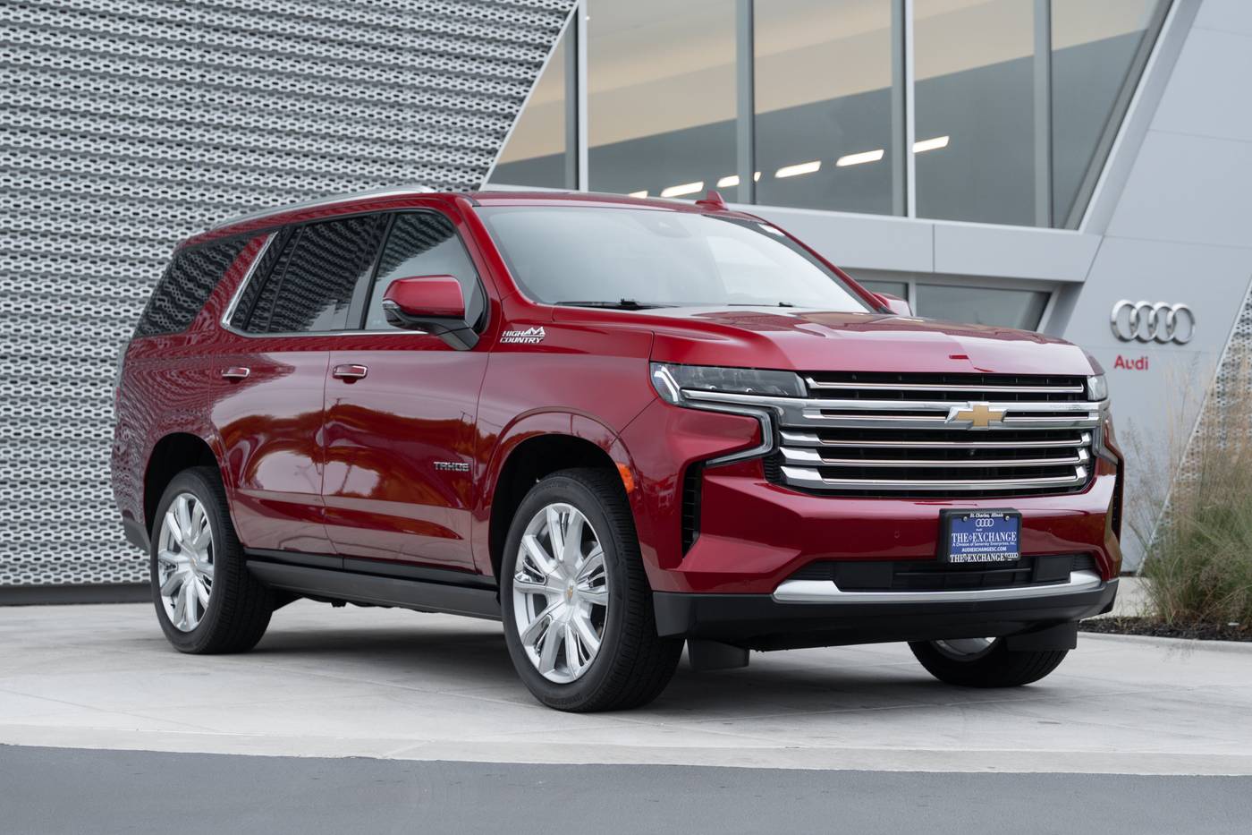 2024 Chevrolet Tahoe High Country — SUV — 17,571 mi — St. Charles, IL