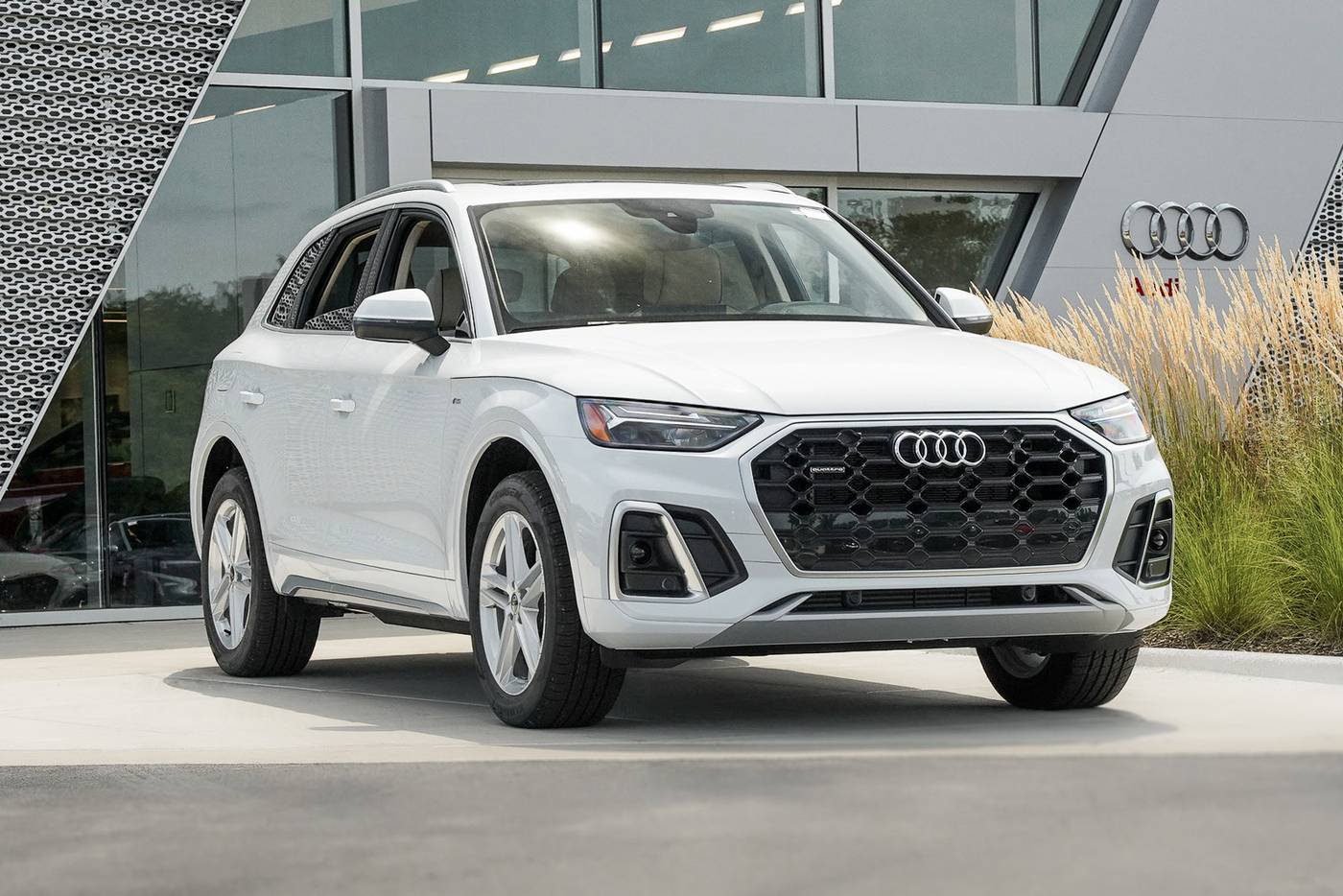 2024 Audi Q5 Plug-In Hybrid e Premium — SUV — 4,269 mi — St. Charles, IL