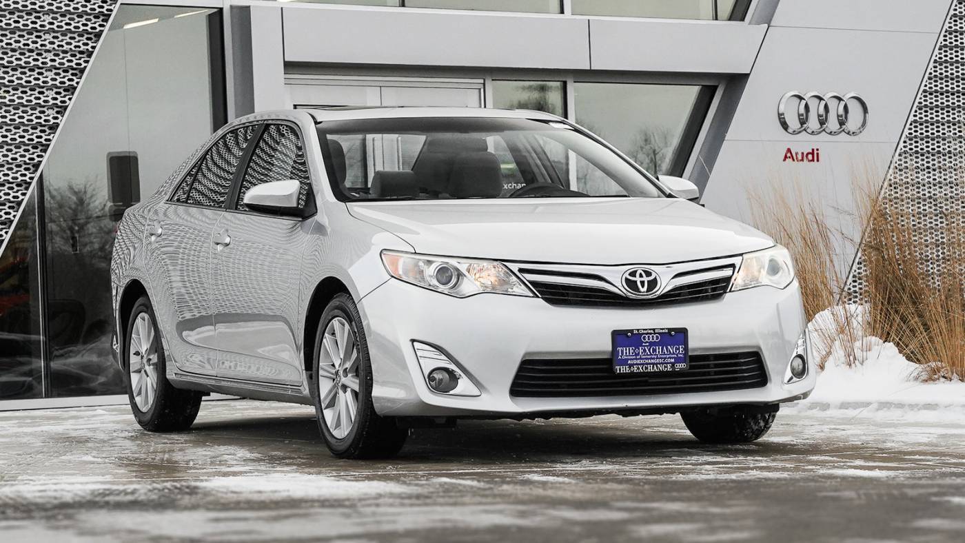 2013 Toyota Camry LE — Sedan — 87,153 mi — St. Charles, IL