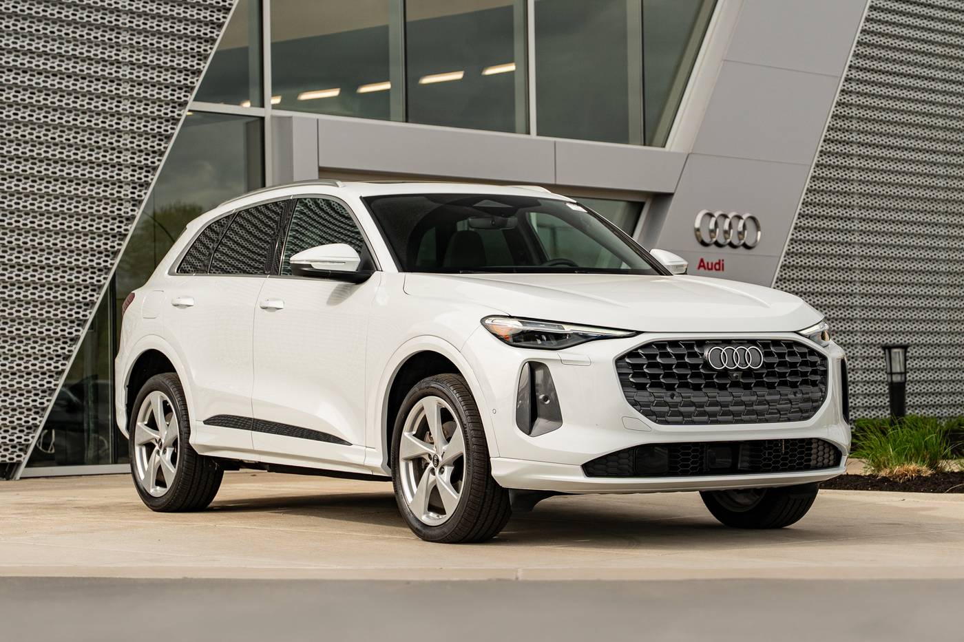 2025 Audi Q5 Premium Plus — SUV — 7,622 mi — St. Charles, IL
