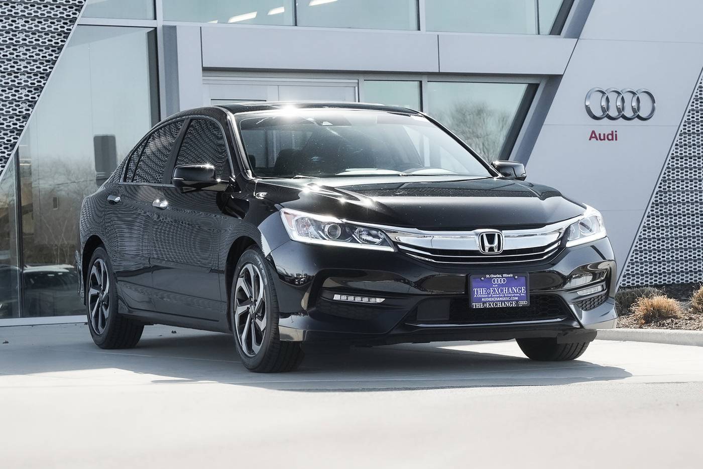 2017 Honda Accord EX-L — Sedan — 141,262 mi — St. Charles, IL