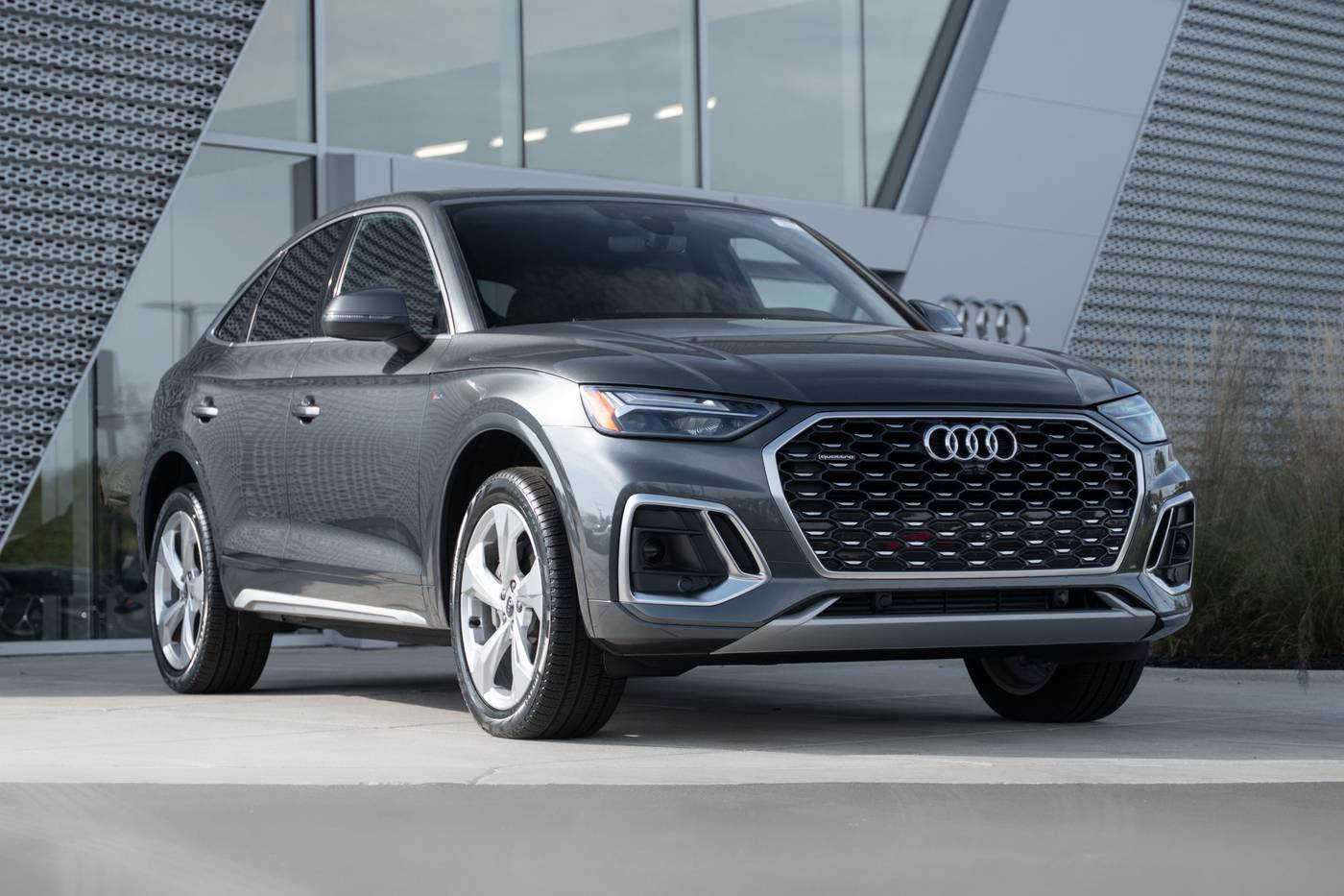 2025 Audi Q5 Premium Plus — SUV — 4,888 mi — St. Charles, IL