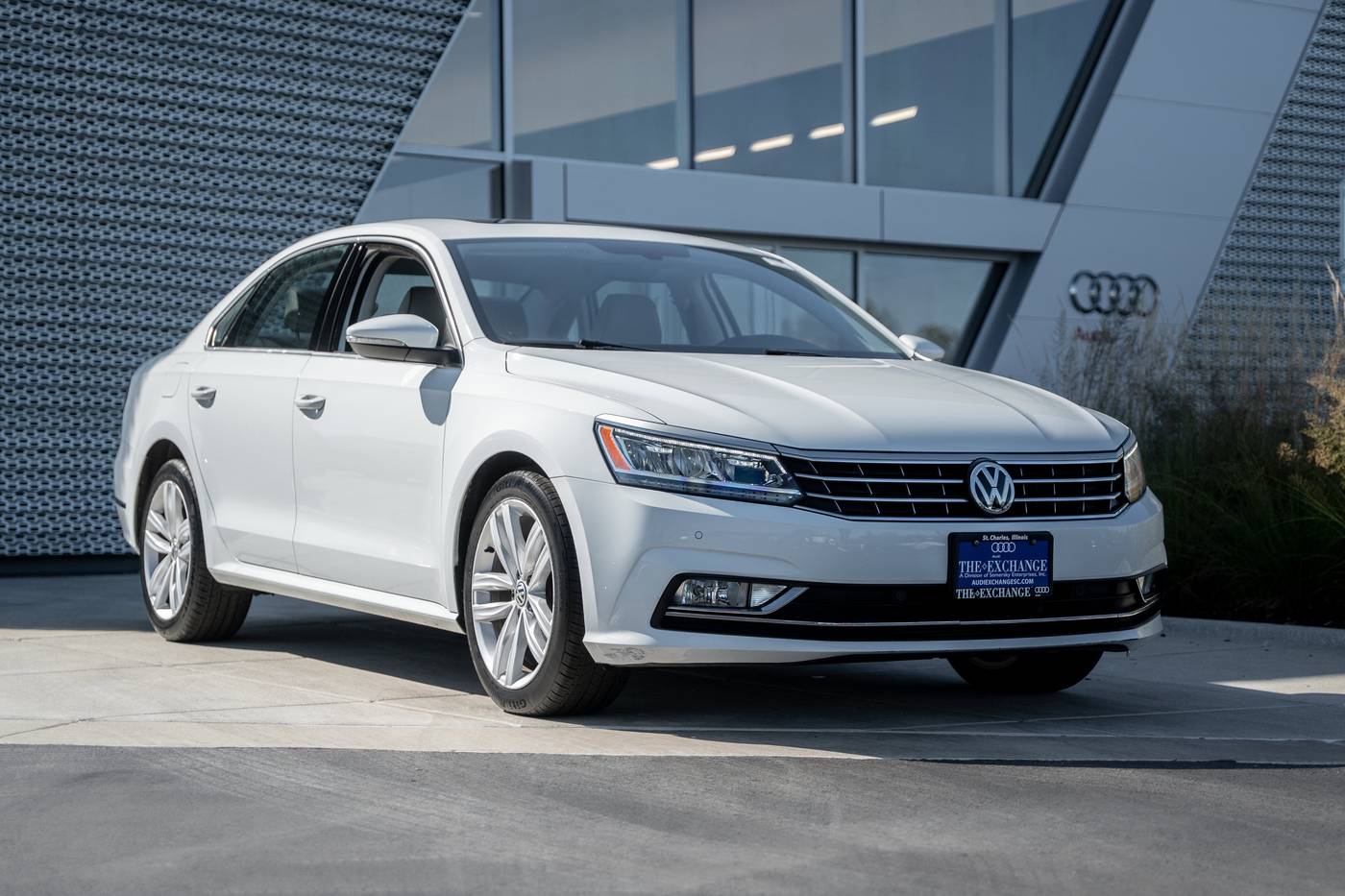 2018 Volkswagen Passat 2.0T SE — Sedan — 36,637 mi — St. Charles, IL