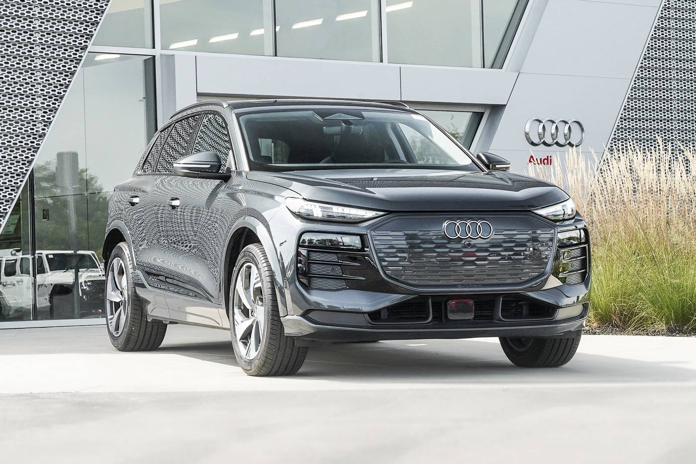 2025 Audi Q6 e-tron Premium Plus — SUV — 5,275 mi — St. Charles, IL