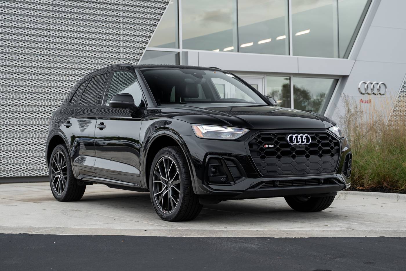 2024 Audi SQ5 Premium Plus — SUV — 14,860 mi — St. Charles, IL