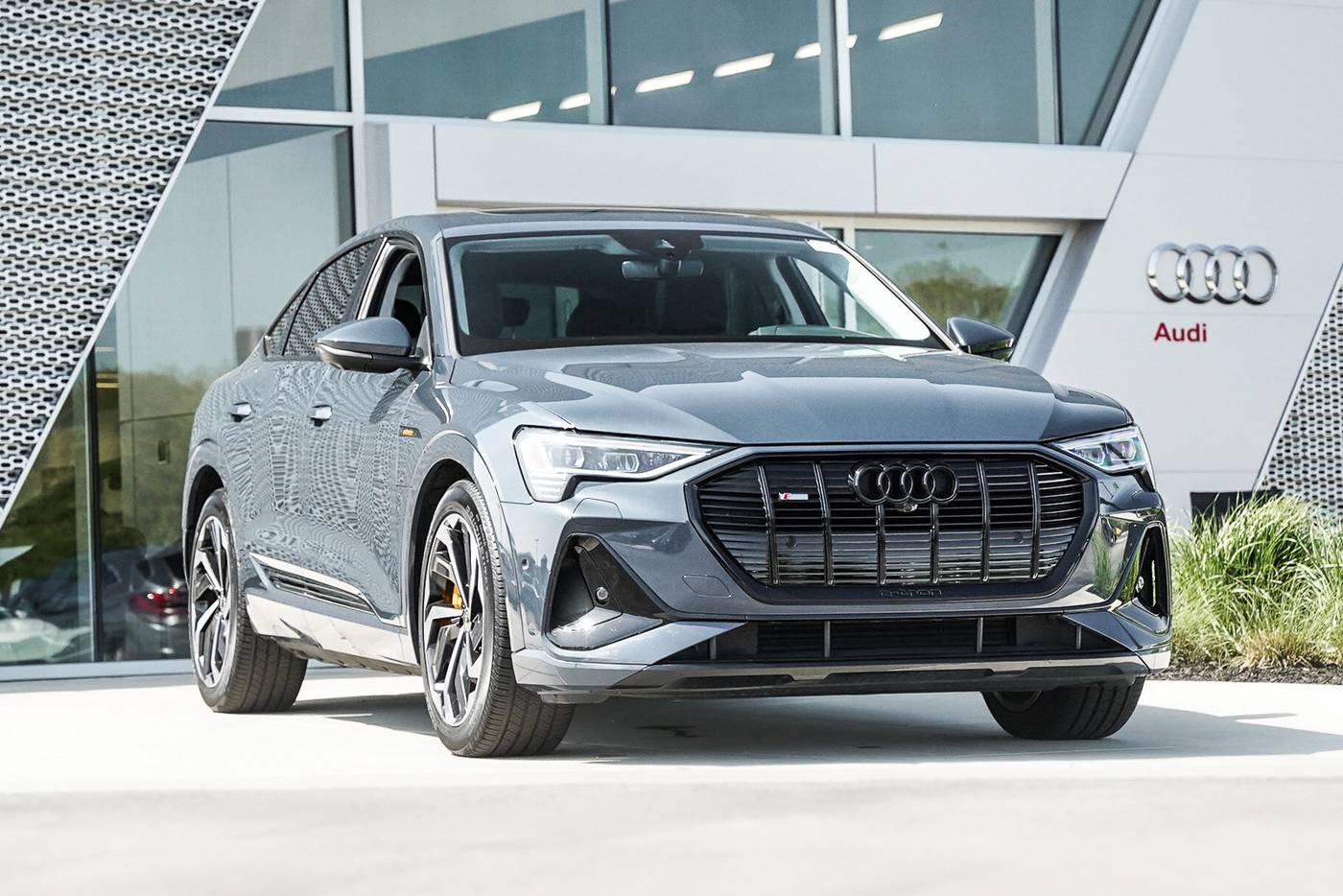 2022 Audi e-tron S line Premium Plus — SUV — 12,221 mi — St. Charles, IL