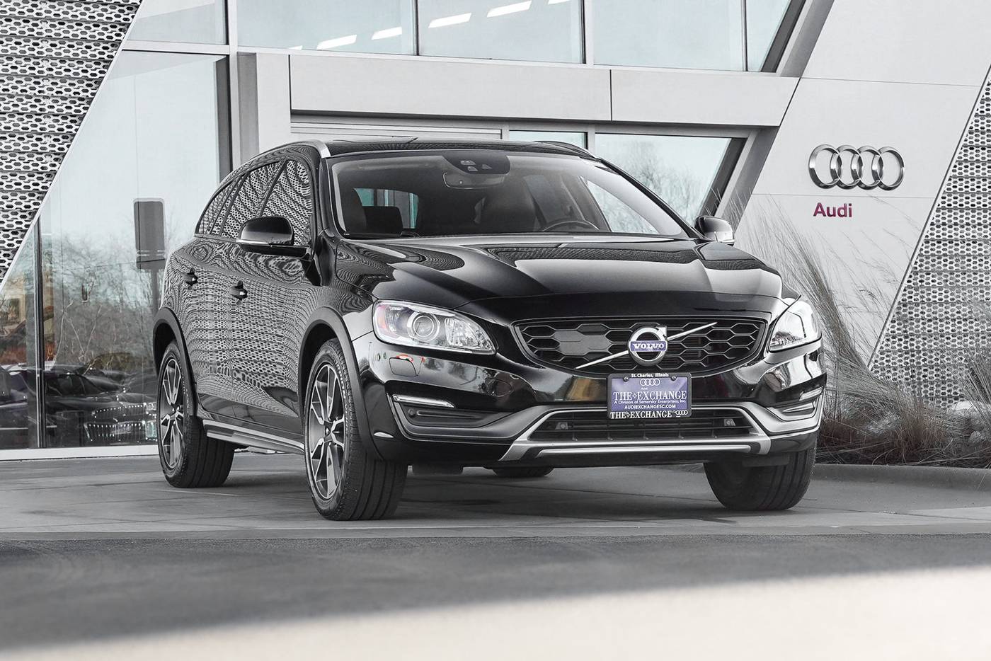 2016 Volvo V60 Cross Country T5 Platinum — Wagon — 70,695 mi — St. Charles, IL