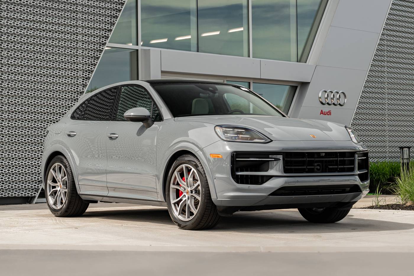2025 Porsche Cayenne S