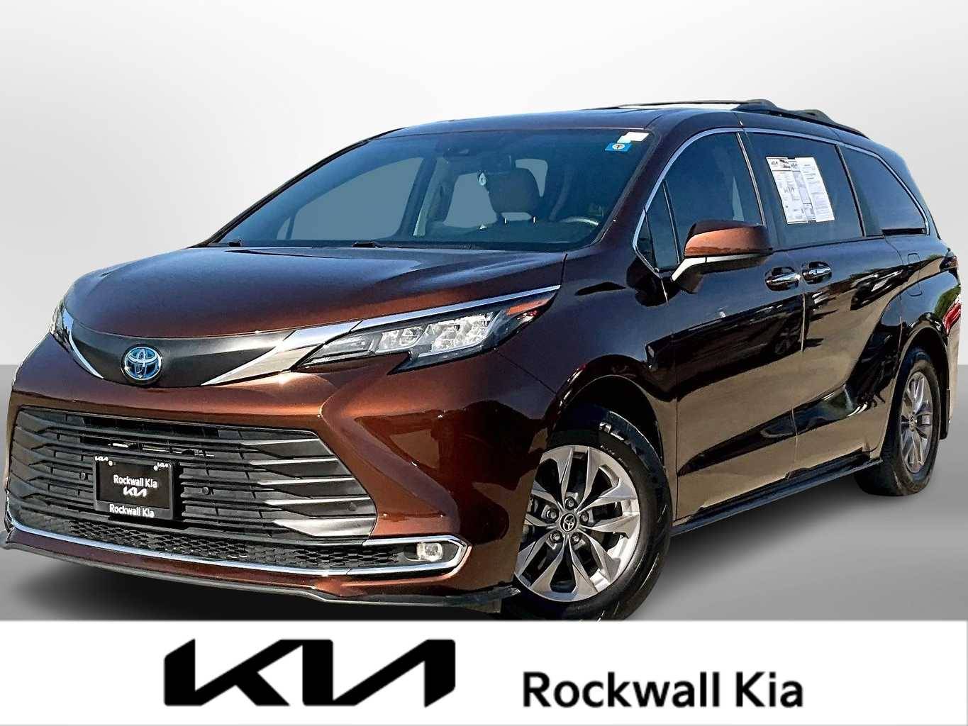 2022 Toyota Sienna XLE — Minivan — 61,844 mi — Rockwall, TX