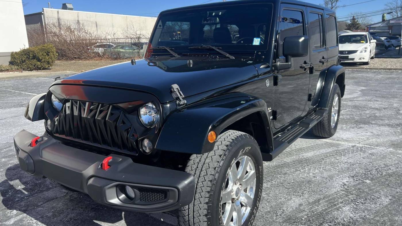 2015 Jeep Wrangler Sahara — SUV — 84,582 mi — Wesy Babylon, NY
