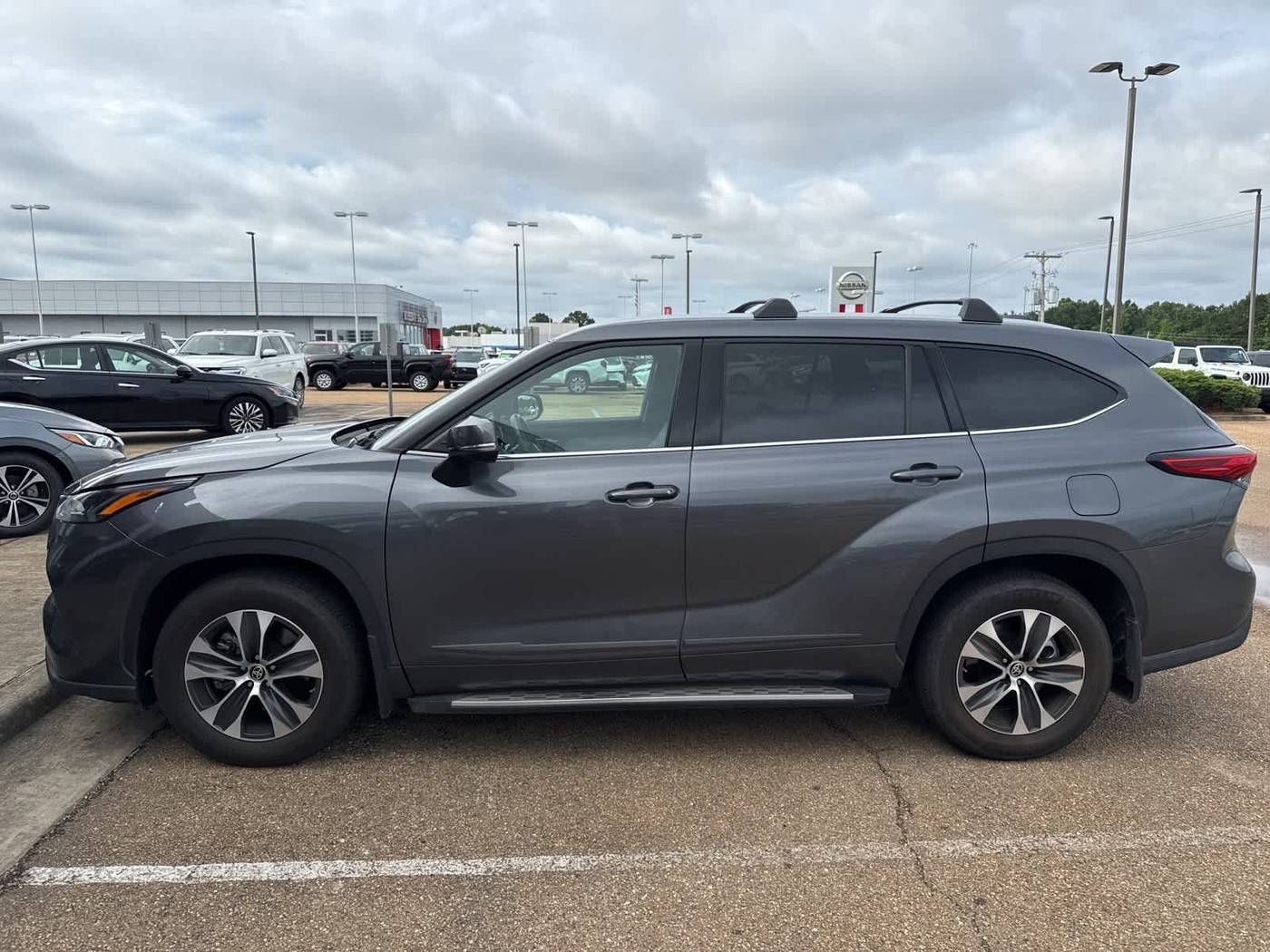 2022 Toyota Highlander XLE — SUV — 35,307 mi — Jackson, MS