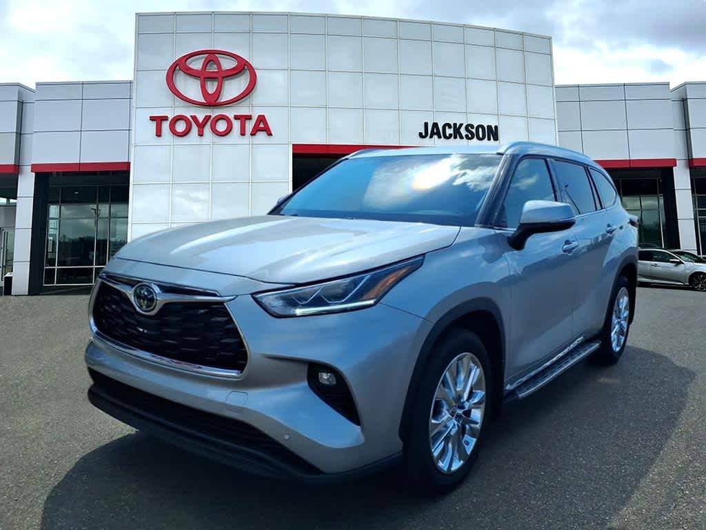 2024 Toyota Highlander LE — SUV — 9,704 mi — Jackson, MS