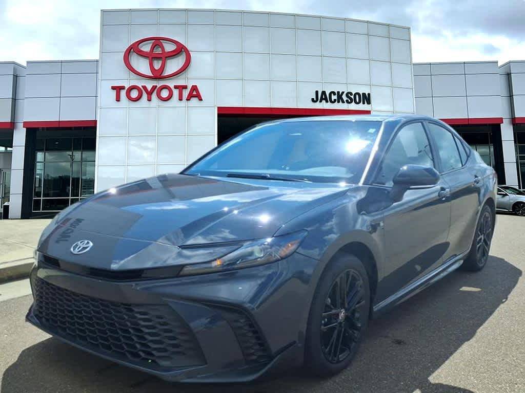 2025 Toyota Camry Hybrid SE — Sedan — 14,967 mi — Jackson, MS