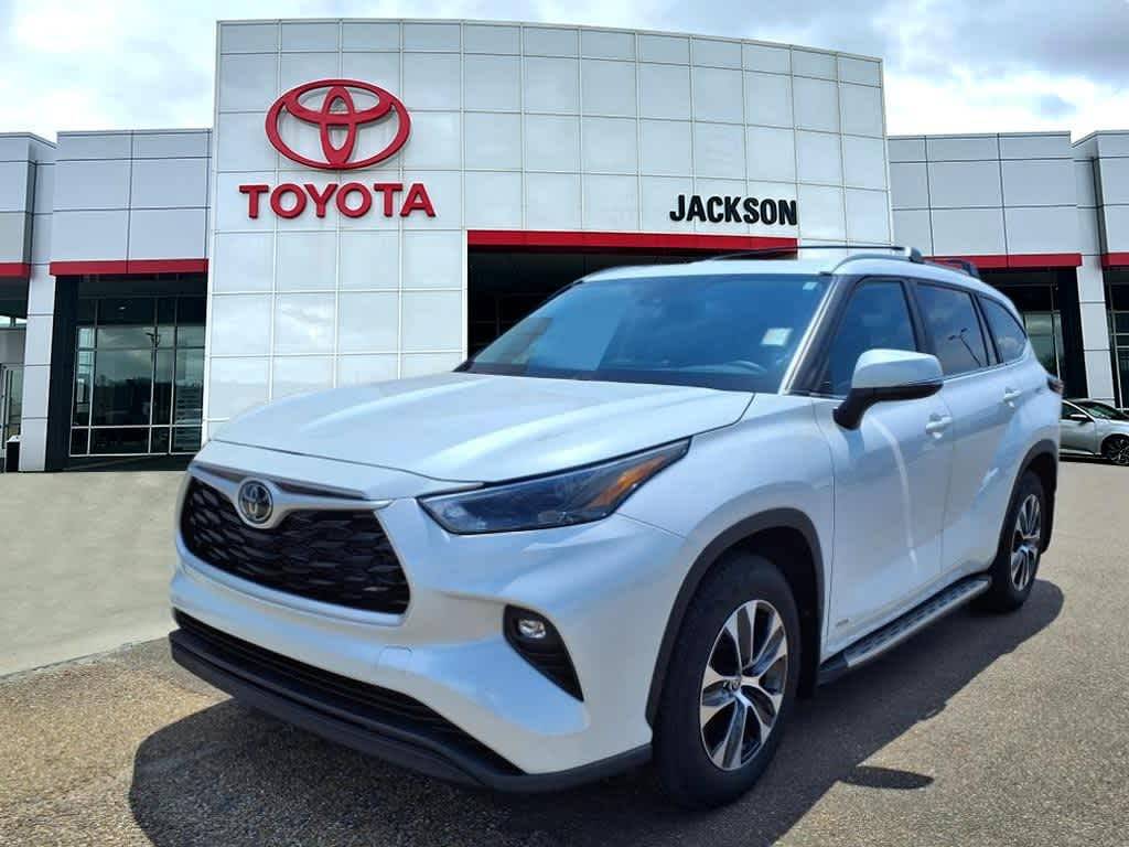2025 Toyota Highlander Hybrid XLE — SUV — 12,580 mi — Jackson, MS