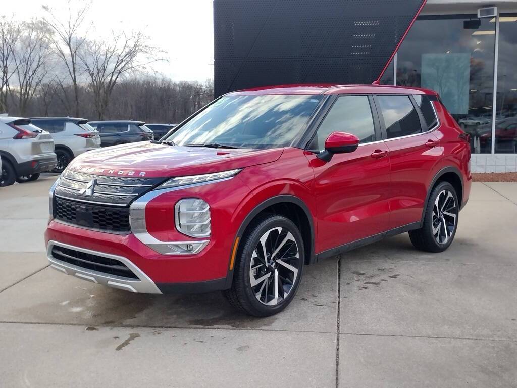 2023 Mitsubishi Outlander SE — SUV — 8,088 mi — Grand Blanc, MI