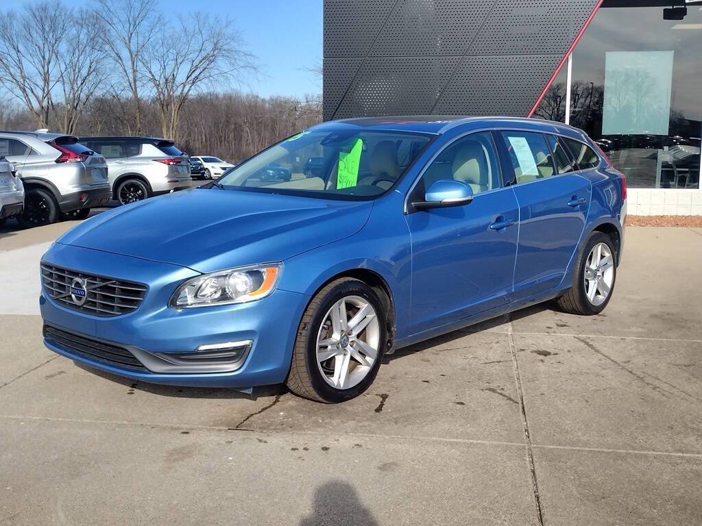 2015 Volvo V60 T5 Drive-E Platinum — Sedan — 118,201 mi — Grand Blanc, MI