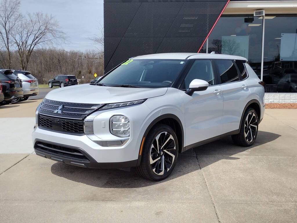2022 Mitsubishi Outlander ES — SUV — 51,555 mi — Grand Blanc, MI