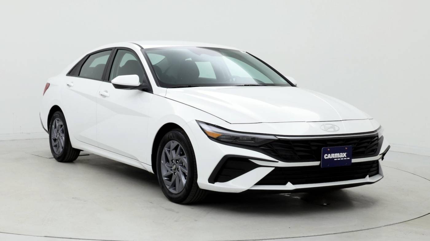 2024 Hyundai Elantra SEL — Sedan — 5,511 mi — Amherst, NY