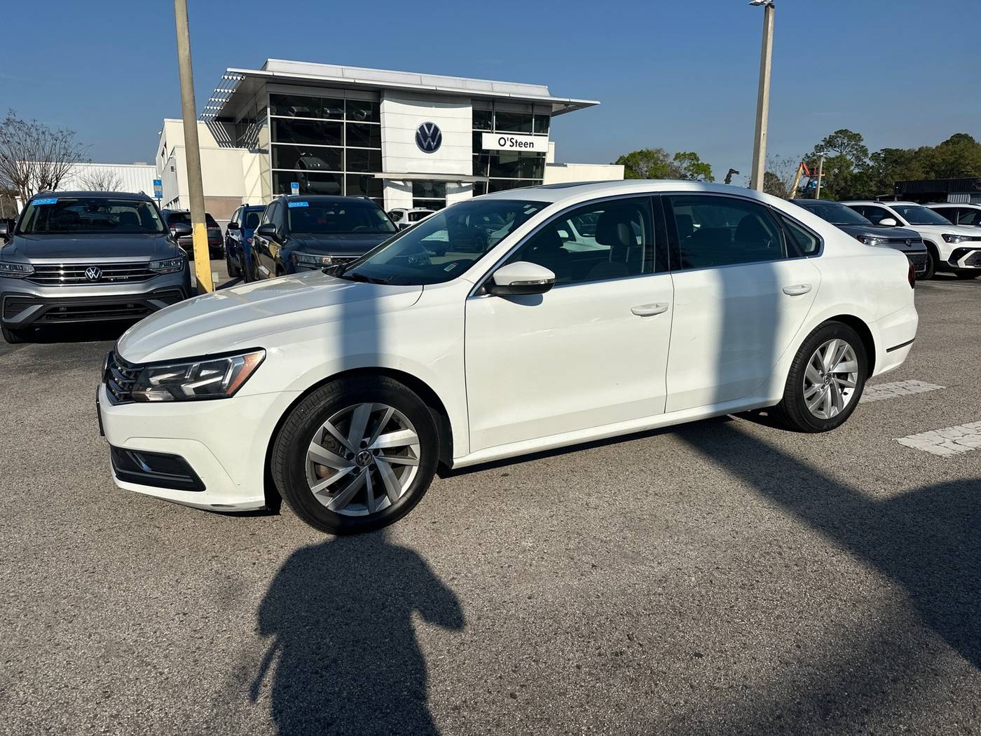 2018 Volkswagen Passat 2.0T SE — Sedan — 100,553 mi — Jacksonville, FL