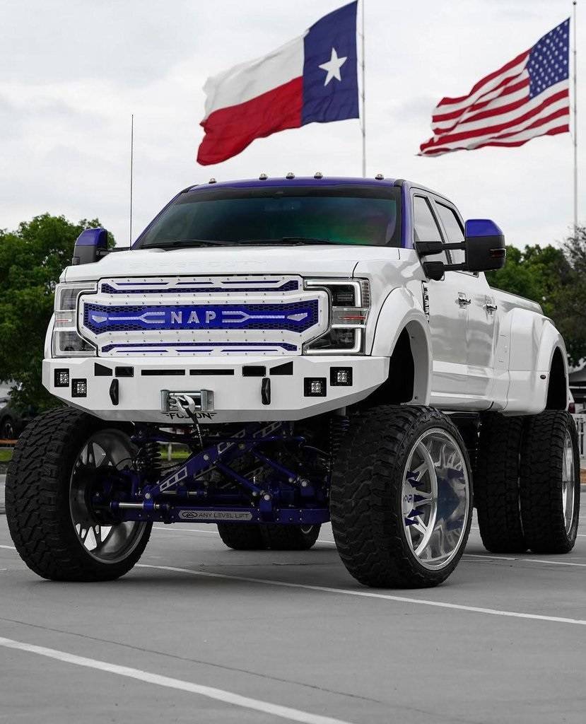 2021 Ford Super Duty F-350 King Ranch — Pickup Truck — 1,933 mi — Lewisville, TX