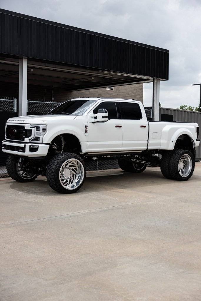 2022 Ford Super Duty F-350 Platinum — Pickup Truck — 11,297 mi — Lewisville, TX