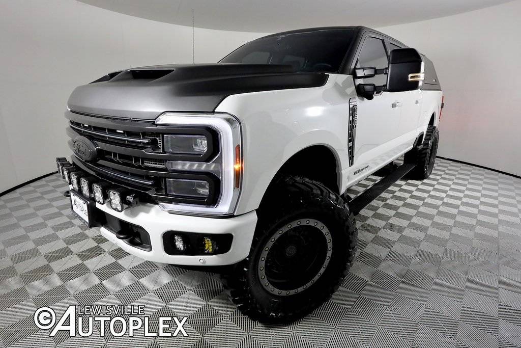 2025 Ford Super Duty F-250 Platinum — Pickup Truck — 4,947 mi — Lewisville, TX