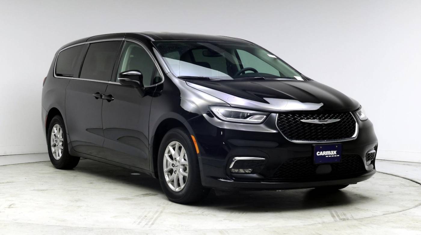 2024 Chrysler Pacifica Touring L — Minivan — 12,966 mi — Canoga Park, CA