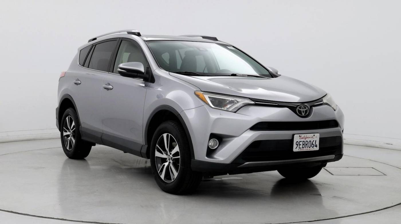 2018 Toyota RAV4 XLE — SUV — 97,625 mi — Canoga Park, CA