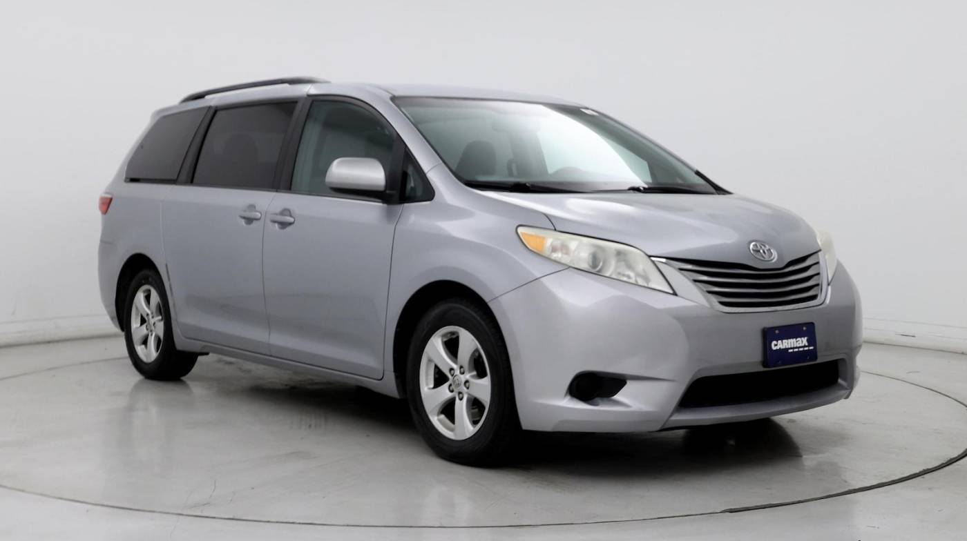 2015 Toyota Sienna LE — Minivan — 127,615 mi — Canoga Park, CA