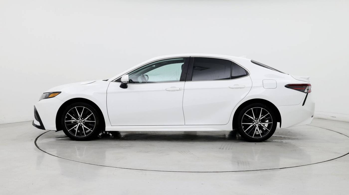 2024 Toyota Camry SE — Sedan — 15,754 mi — Canoga Park, CA