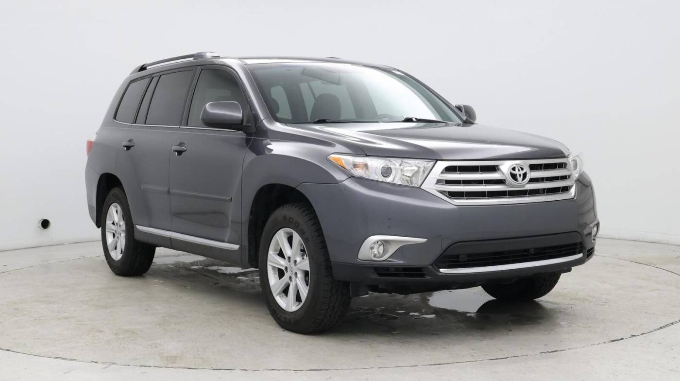 2013 Toyota Highlander Plus V6 — SUV — 68,768 mi — Raleigh, NC