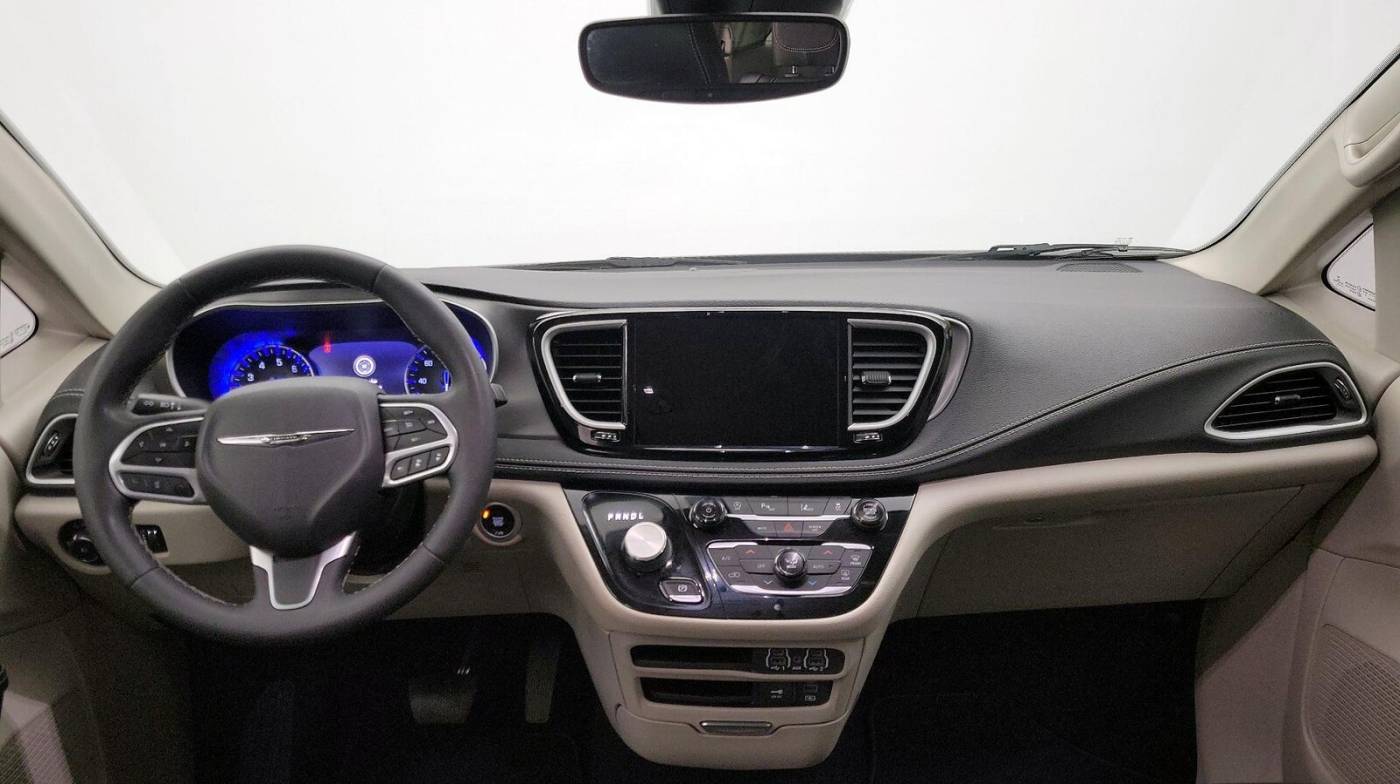 2022 Chrysler Pacifica Touring L — Minivan — 32,173 mi — Raleigh, NC